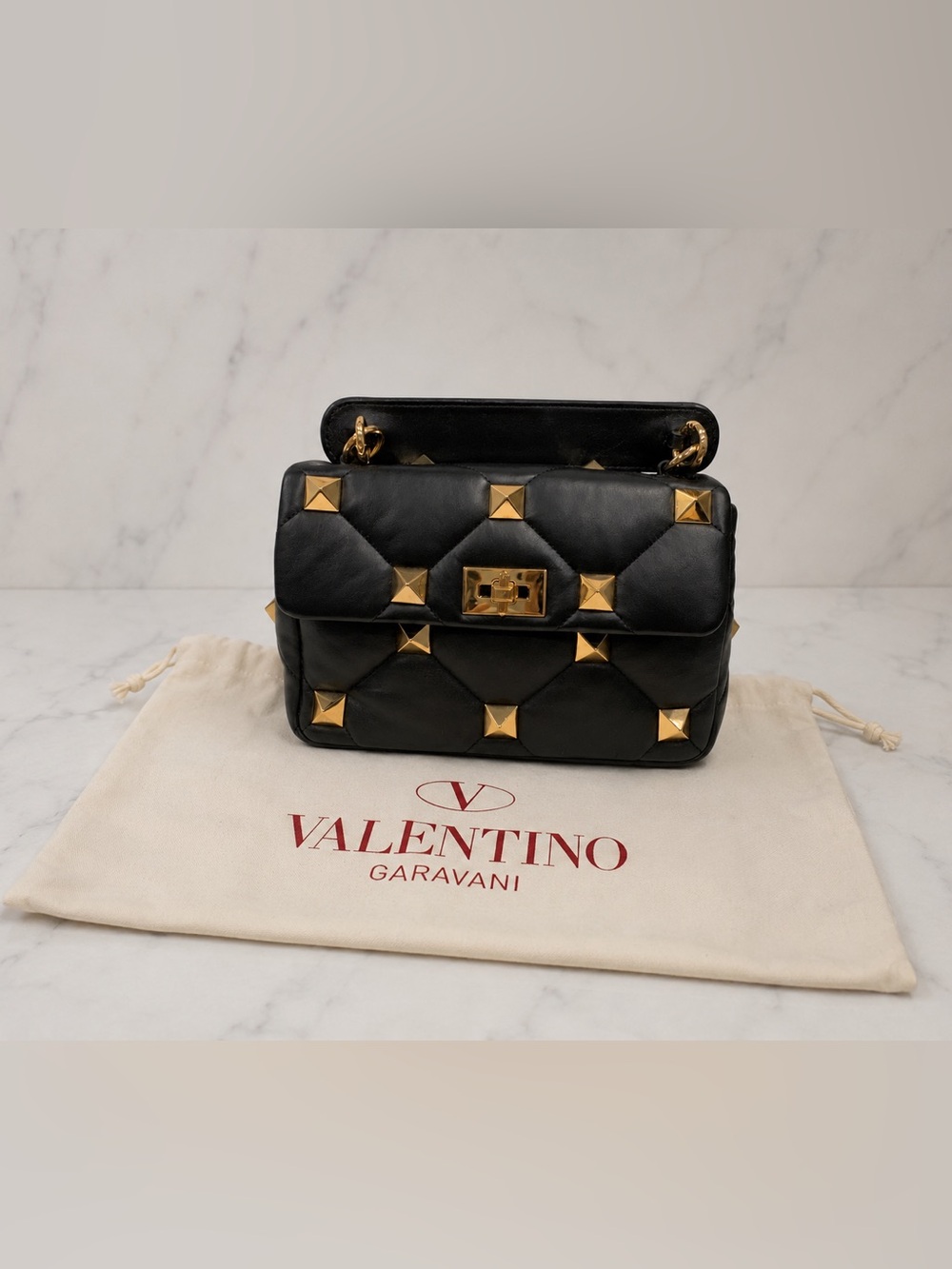 🆕 🖤✨ V-Stud Chain Black Leather Shoulder Bag  ✨🖤